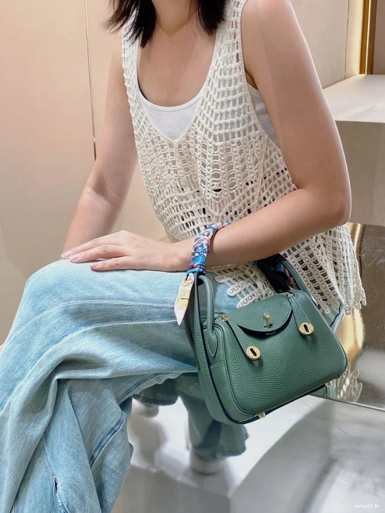 47878 Lindy Hermes Bold Bags 0703